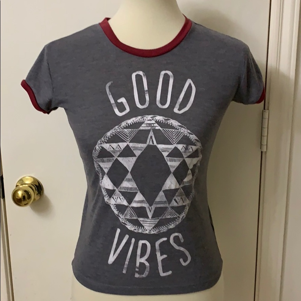 Good Vibes Tee * Size XS * Short‎ Sleeve - Gray